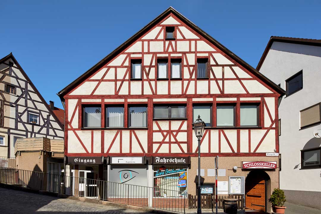 Er sucht sie in lauf an der pegnitz